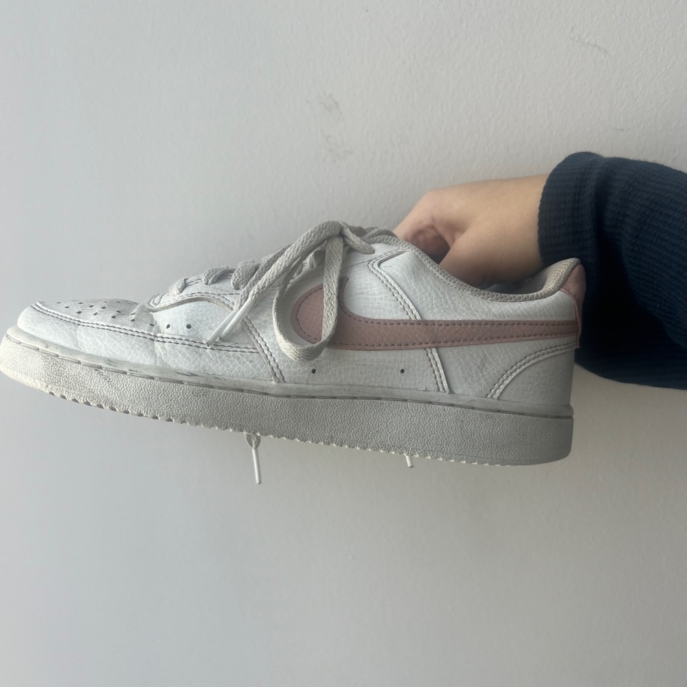 nike shoes could easily be cleaned